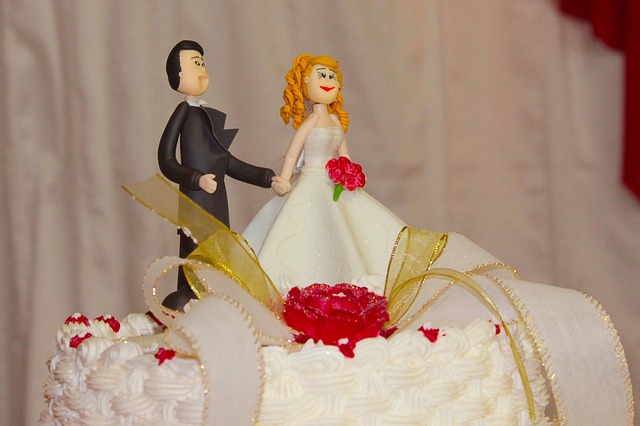 Esküvői torta figura